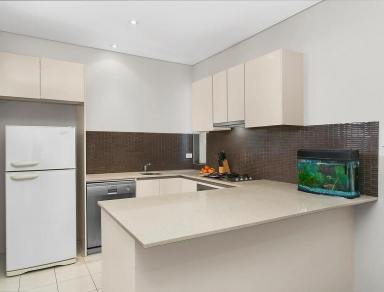Unit For Sale - NSW - Wollongong - 2500 - Modern Central CBD Apartment  (Image 2)