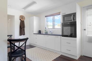 House Leased - QLD - Rangeville - 4350 - Charming Two Bedroom Home in Rangeville  (Image 2)