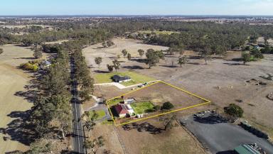 House Sold - SA - Mundulla - 5270 - Looking for a Country Tree Change!?  (Image 2)
