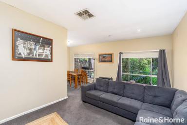 House For Lease - NSW - Kooringal - 2650 - PEACEFUL LOCATION  (Image 2)