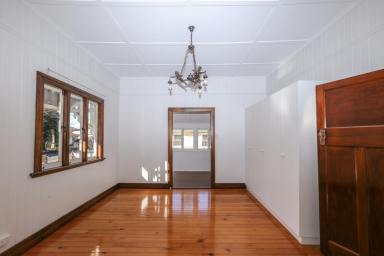 House Leased - QLD - Newtown - 4350 - HOUSE WITH CHARACTER  (Image 2)