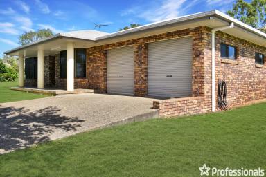 House For Sale - QLD - Eton - 4741 - Large 4 Bedroom Home on 1 Acre!  (Image 2)