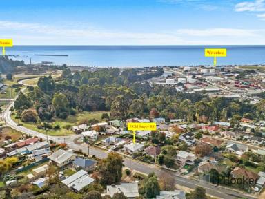 House For Sale - TAS - Emu Heights - 7320 - Family home with ocean views  (Image 2)