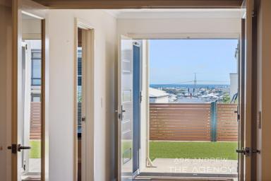 House Sold - WA - Yangebup - 6164 - STUNNING BAYVIEW ESTATE WITH OCEAN GLIMPSES  (Image 2)