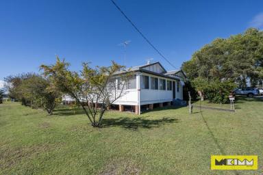 Flat Sold - NSW - South Grafton - 2460 - FLOOD FREE DUPLEX WITH TWO INCOMES  (Image 2)