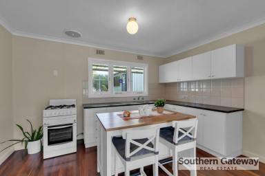 House Sold - WA - Calista - 6167 - SOLD BY SUE DONE - SOUTHERN GATEWAY REAL ESTATE  (Image 2)