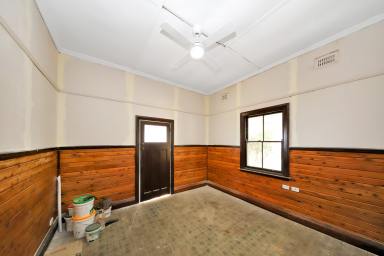 House For Sale - NSW - Tumut - 2720 - Renovators Delight!  (Image 2)
