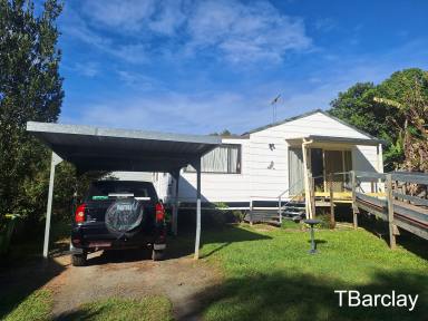 House For Sale - QLD - Macleay Island - 4184 - Affordable way to enter the market.  (Image 2)