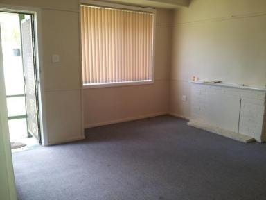 House Leased - NSW - Raymond Terrace - 2324 - 3 BEDROOM HOME IN CONVENIENT LOCATION!!!  (Image 2)