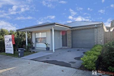 House For Sale - VIC - Clyde North - 3978 - FIRST HOME? INVESTING? DOWNSIZING? THIS ONES FOR YOU…  (Image 2)