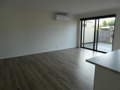 House Leased - VIC - Lucknow - 3875 - MODERN NEAR NEW TOWNHOUSE  (Image 2)