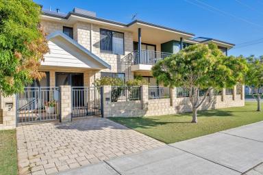 Unit Sold - WA - Mandurah - 6210 - Large townhouse, loaded with features easy stroll to foreshore  (Image 2)