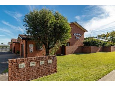 Townhouse Sold - NSW - Forster - 2428 - LARGE TOWNHOUSE WITH ENCLOSED YARD  (Image 2)