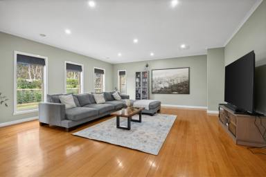 House For Sale - VIC - Kangaroo Flat - 3555 - Beautiful Family Home on Large Block  (Image 2)