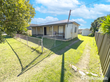 House Sold - NSW - South Tamworth - 2340 - 12 Lydia Street - 2 Bedroom with Large Shed  (Image 2)