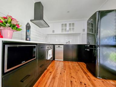 House Sold - QLD - Crows Nest - 4355 - Tastefully renovated 3 bedroom cottage.  (Image 2)