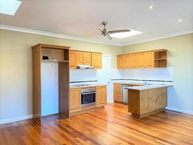 Unit Leased - VIC - Parkdale - 3195 - LIGHT AND BRIGHT | GREAT LOCATION | NEAT & TIDY  (Image 2)