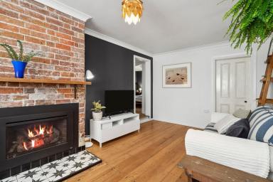 House For Sale - NSW - Goulburn - 2580 - Amazing Cottage with Charm and Character  (Image 2)