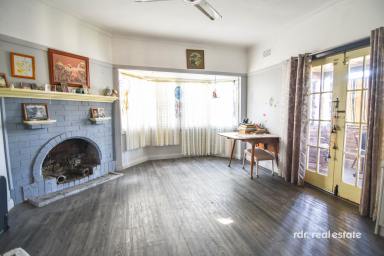 House For Sale - NSW - Inverell - 2360 - CLOSE TO EVERYTHING!  (Image 2)