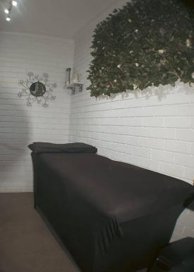Business For Sale - NSW - Narooma - 2546 - Hair & Beauty Salon in Prime Location - Ready for New Owner  (Image 2)