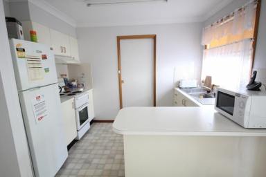 Unit Leased - NSW - Taree - 2430 - TWO BEDROOM VILLA  (Image 2)