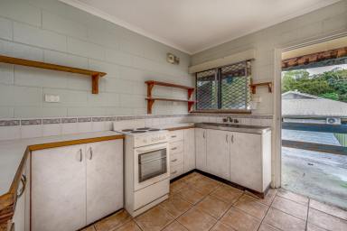 Unit For Sale - QLD - Holloways Beach - 4878 - Vacant Possession - Bargain Buying!!  (Image 2)