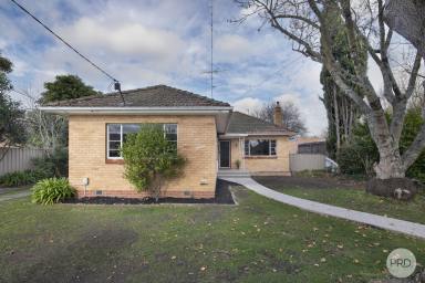 House For Sale - VIC - Newington - 3350 - Prime Opportunity In Newington - 15 Muir Crescent  (Image 2)