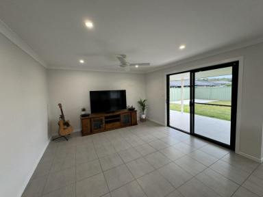 House Leased - NSW - Old Bar - 2430 - CHARMING 3 BEDROOM FAMILY HOME IN SOUGHT AFTER ESTATE  (Image 2)