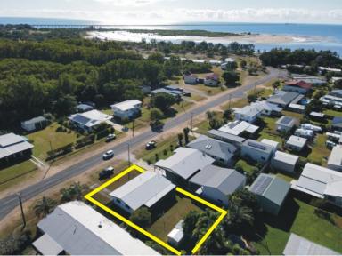 House Sold - QLD - Lucinda - 4850 - 2 BEDROOM LOWSET BLOCK HOME AT POPULAR BEACH AREA!  (Image 2)