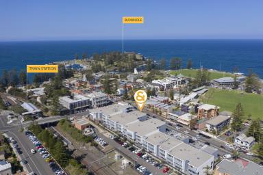 Apartment For Sale - NSW - Kiama - 2533 - "Stylish Beachside Apartment with Wrap Around Entertainers Balcony Area"  (Image 2)