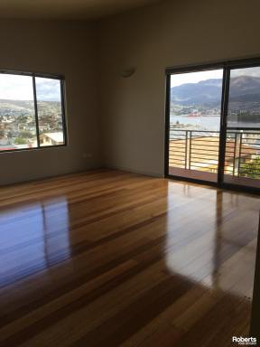 Townhouse Leased - TAS - Bellerive - 7018 - Executive Lifestyle  (Image 2)