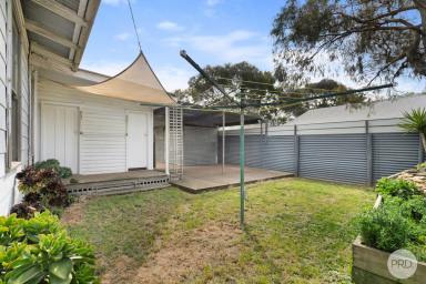 House For Lease - VIC - Sebastopol - 3356 - COSY THREE BEDROOM HOME WITH PLENTY OF SPACE  (Image 2)