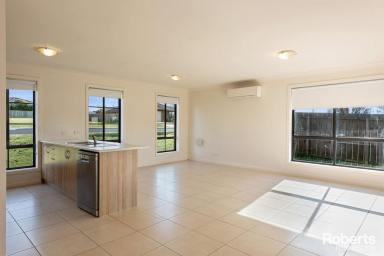 House For Sale - TAS - Smithton - 7330 - Spacious Modern Home or Investment  (Image 2)