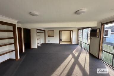 House For Lease - NSW - Wollongong - 2500 - 6 BEDROOM HOUSE IN CENTRAL WOLLONGONG!  (Image 2)