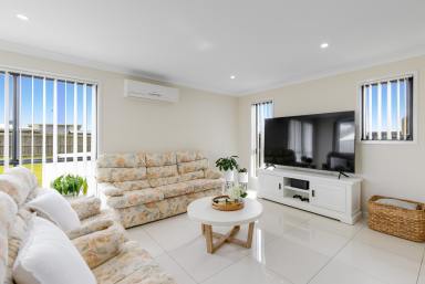 House Leased - QLD - Wyreema - 4352 - Modern Family Home!  (Image 2)