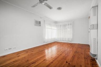 Unit Leased - VIC - Parkdale - 3195 - NEAT AS A PIN | HEATING AND COOLING | EASY ACCESS TO TRANSPORT  (Image 2)