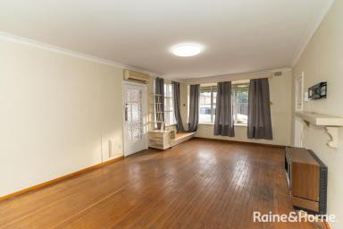 House Leased - NSW - Wagga Wagga - 2650 - Central Living  (Image 2)