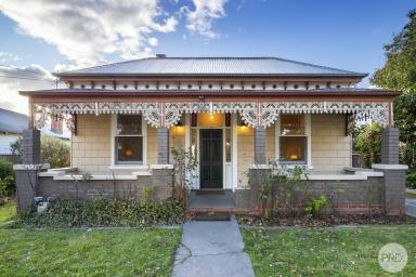 House For Lease - VIC - Ballarat East - 3350 - BEAUTIFULLY UPDATED FOUR BEDROOM HOME.....  (Image 2)