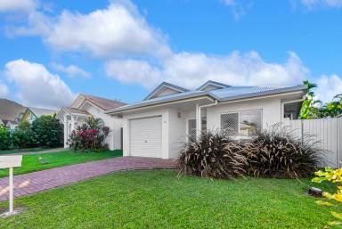 House Sold - QLD - Mooroobool - 4870 - INVEST OR FIRST NEST: THREE-BEDROOM HOME ON LOW MAINTENANCE BLOCK  (Image 2)