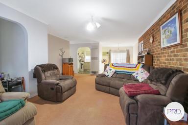 Unit Sold - NSW - Lavington - 2641 - PRIVATE UNIT IN QUIET COMPLEX  (Image 2)