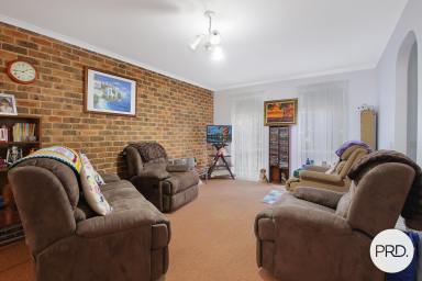 Unit Sold - NSW - Lavington - 2641 - PRIVATE UNIT IN QUIET COMPLEX  (Image 2)