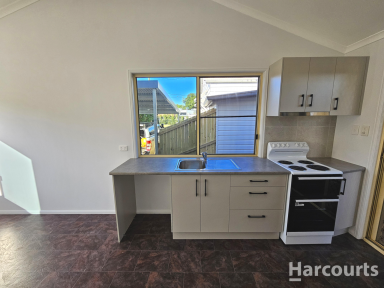 House Leased - QLD - Childers - 4660 - Charming One-Bedroom Timber Granny Flat for Rent  (Image 2)