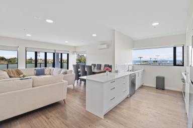 Apartment For Lease - VIC - Geelong - 3220 - Fully Furnished Penthouse Apartment with Uninterrupted Views | Mid & Long Term Lease Available  (Image 2)