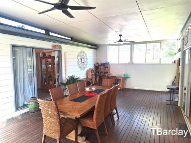 House For Sale - QLD - Macleay Island - 4184 - Possible Dual Living  (Image 2)