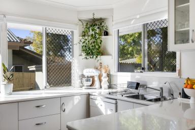 House Sold - QLD - Newtown - 4350 - Extremely Neat & Tidy Renovated Newtown Cottage  (Image 2)