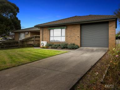 House For Sale - VIC - Leongatha - 3953 - Neat, solid & ideal location!  (Image 2)