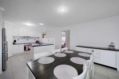 Unit Sold - QLD - Avoca - 4670 - SPACIOUS THREE BEDROOM UNIT IN POPULAR AVOCA!  (Image 2)