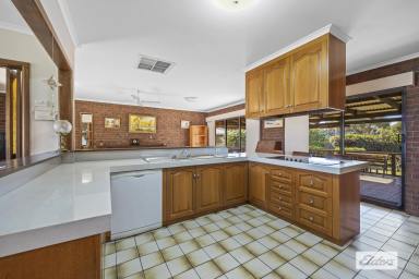 House For Sale - VIC - Stawell - 3380 - Spacious Family Home With So Many Features  (Image 2)