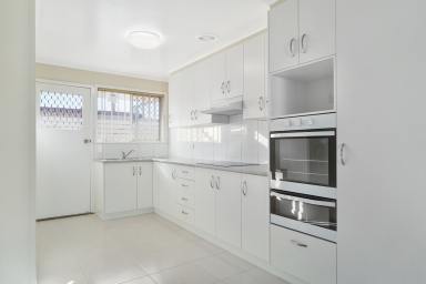 Unit For Lease - QLD - South Toowoomba - 4350 - Immaculately renovated unit in perfect city location  (Image 2)