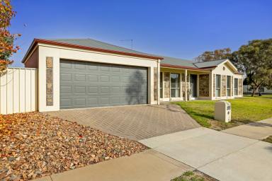 House For Sale - VIC - Mildura - 3500 - West side + low maintenance!  (Image 2)